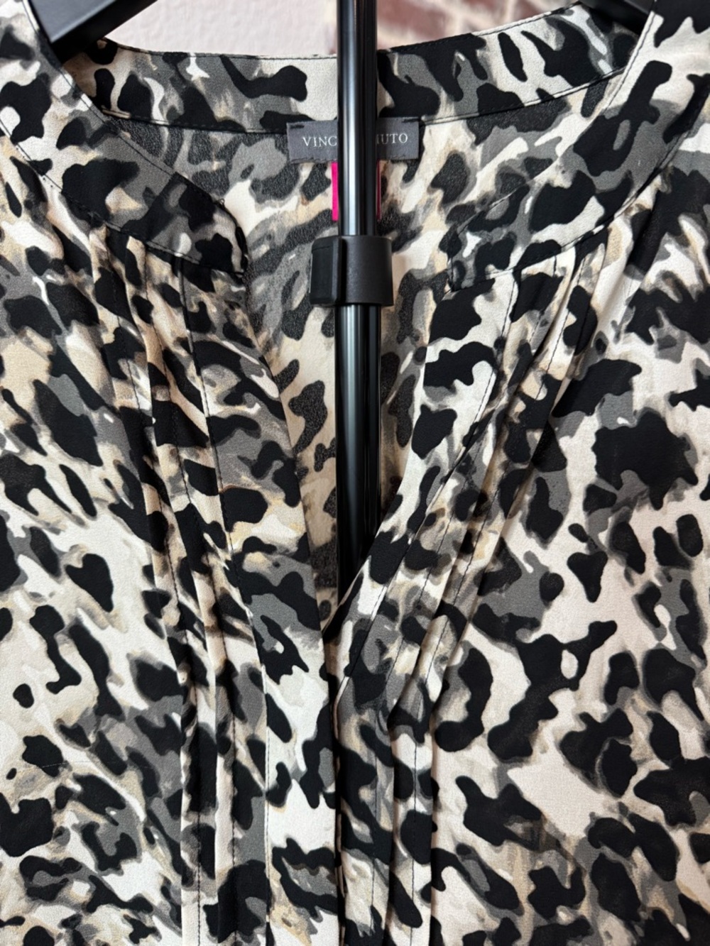 Vince Camuto Black / White / Cream Leopard Animal Print Blouse Women Tops Large - Picture 7 of 7